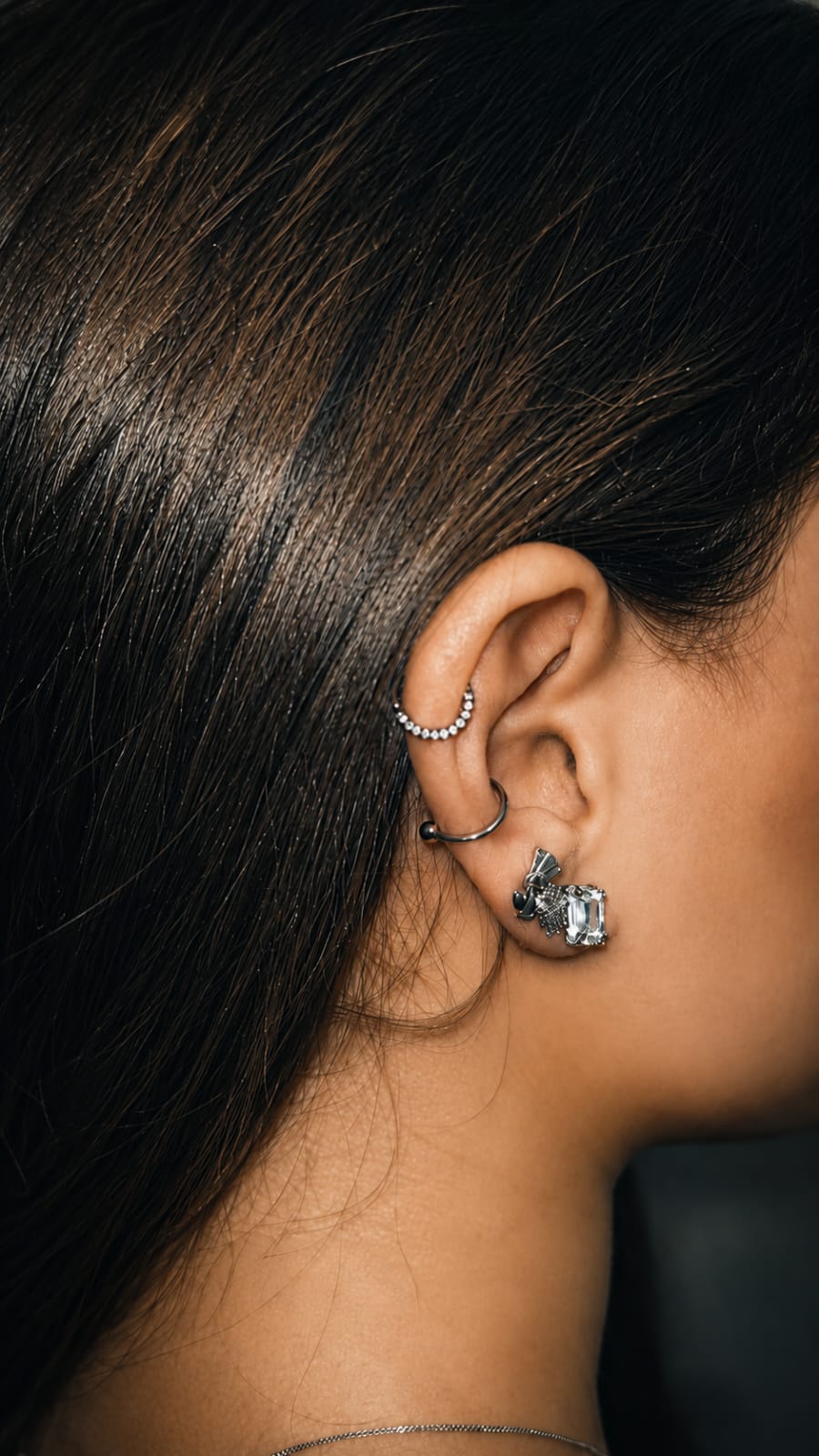 Composição de piercings de orelha, hélix e lóbulo